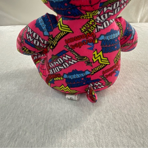 SIX FLAGS JUSTICE LEAGUE WONDER WOMAN TEDDY BEAR/PLUSH DC COMICS PINK AND MULTI - Picture 6 of 13